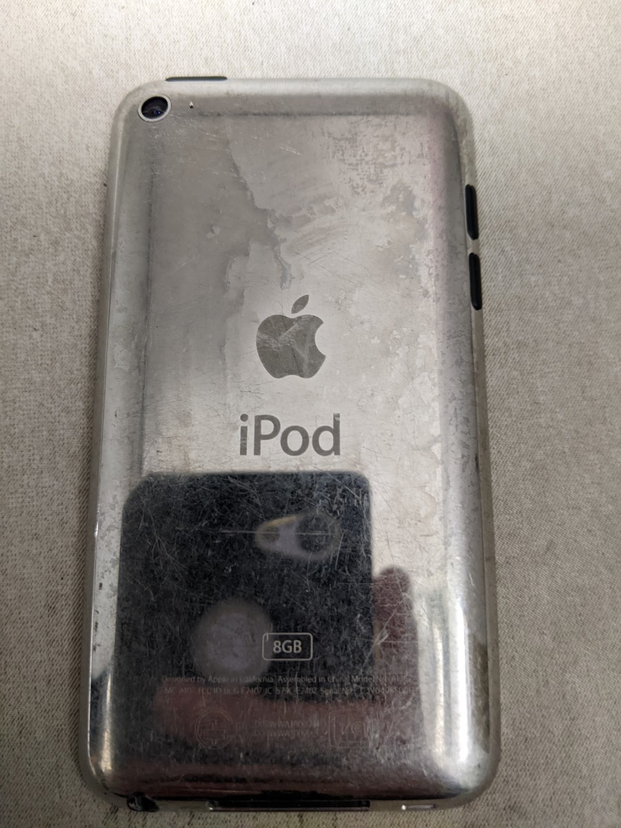 C1017 iPod touch 第4世代 A1367 8GB Apple アップル デジタル音楽プレーヤー 簡易確認＆簡易清掃＆初期化OK 現状品 送料無料 