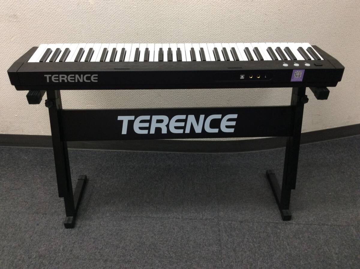 #9488 TERENCE 電子ピアノ 61鍵盤 タッチレスポンス&メトロノーム&録音&プログラム機能 軽量 スリム ブラック 黒 組立式ピアノ台 譜面台_画像1