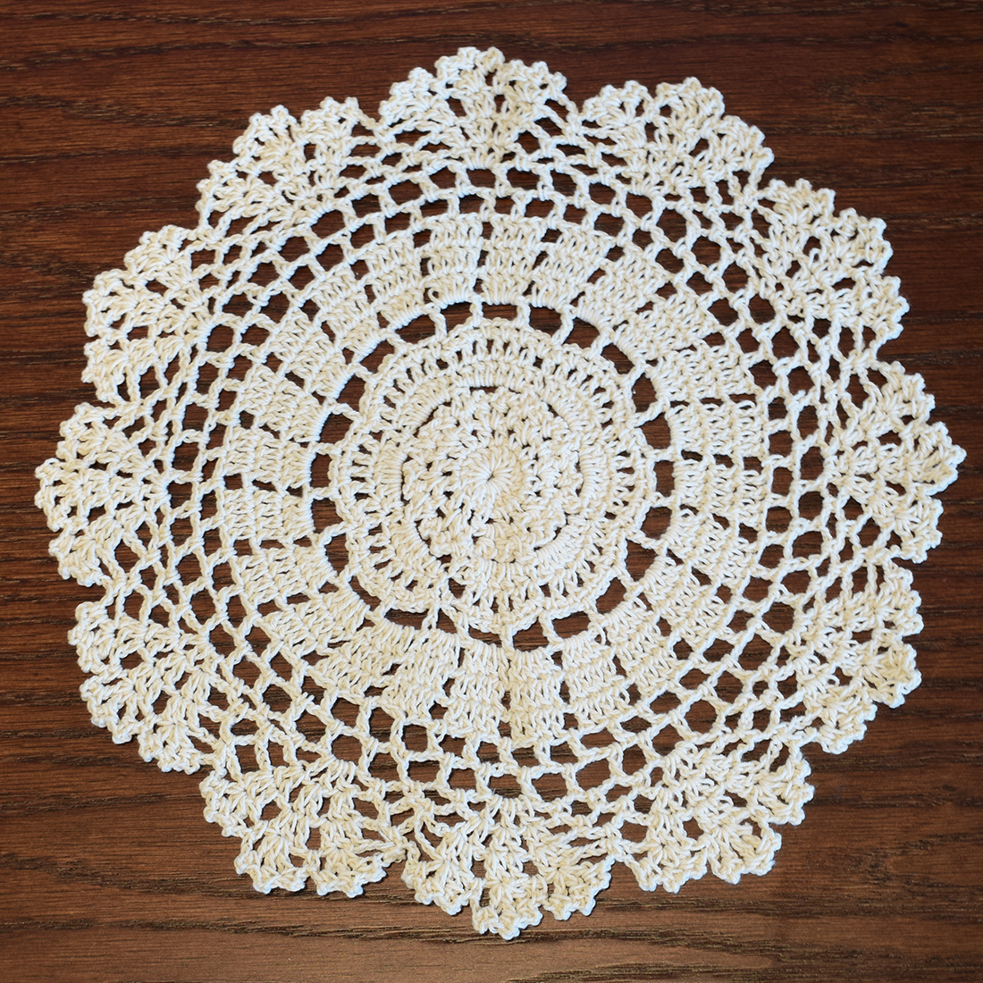手編み かぎ針編みレース 4枚セット 綿糸テーブルマット 織り装飾テーブルプレースマット ラウンドマット SSサイズ 直径20cmの画像2