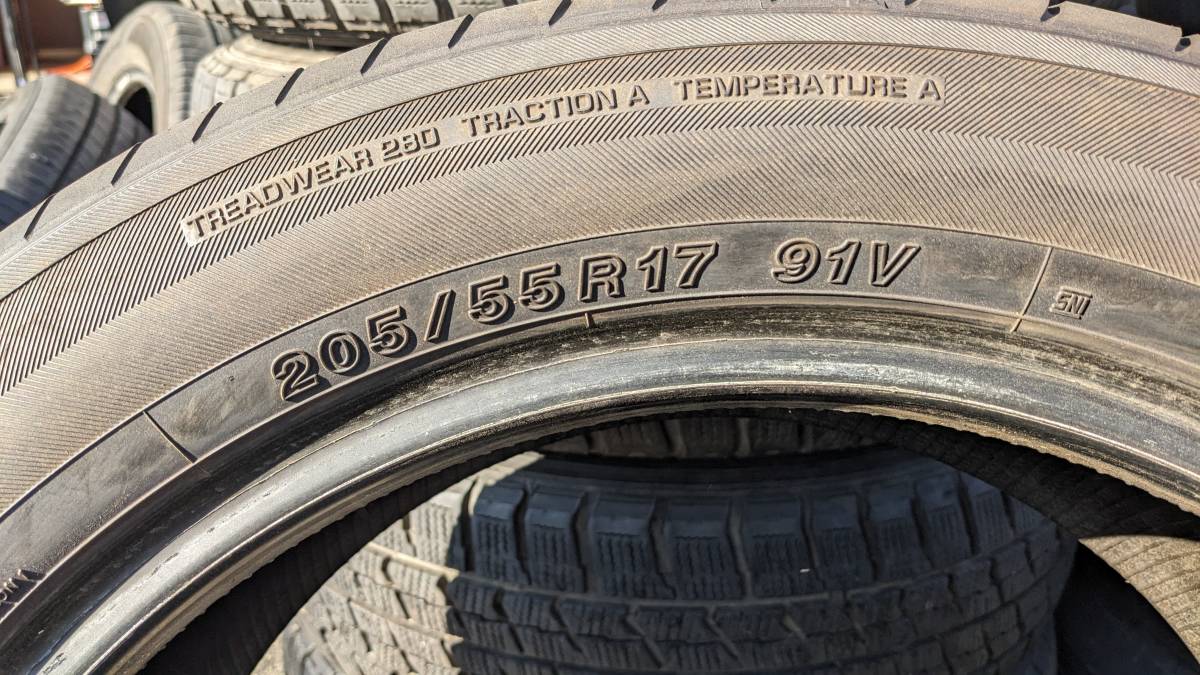 ヨコハマ ブルーアースE70 205/55R17 4本セット_画像2