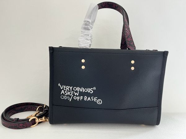 コーチ COACH トートバッグ ハンドバッグ 2WAY レディース ペブルレザー ブラック 保存袋付き 新品未使用_画像2