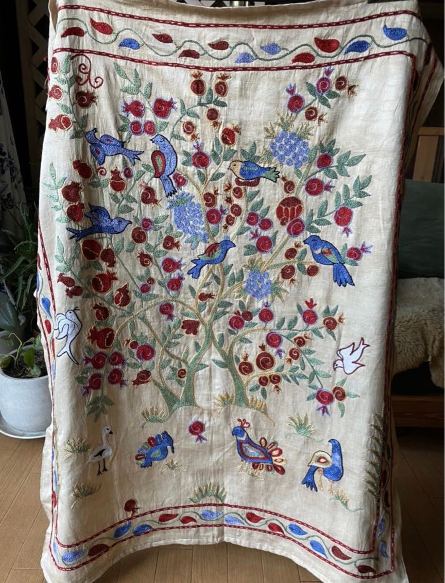 ウズベキスタンの芸術貴重な50年前後シルク手刺繍オールドスザニ ウズベキスタンの芸術貴重な50年前後シルク手刺繍オールドスザニ