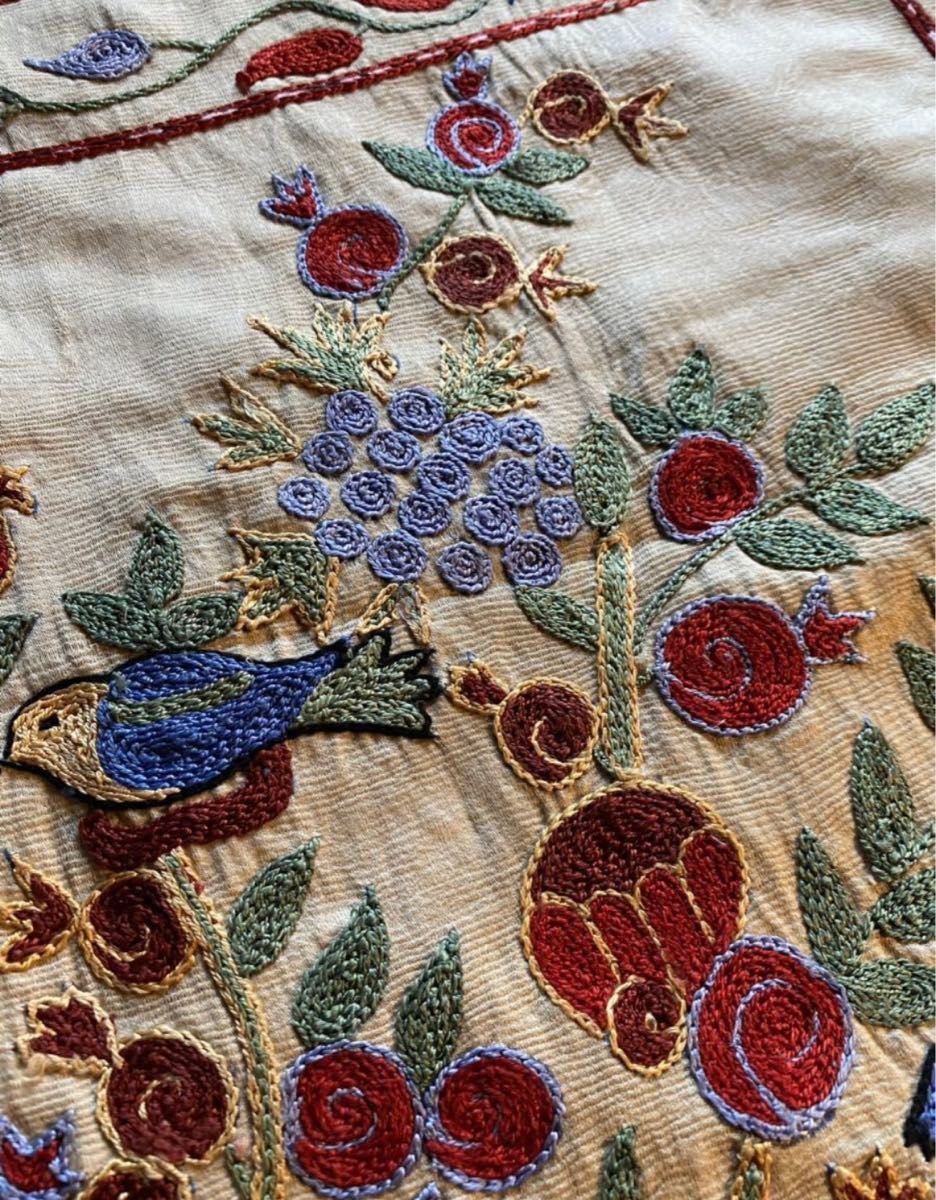 ウズベキスタンの芸術貴重な50年前後シルク手刺繍オールドスザニ ウズベキスタンの芸術貴重な50年前後シルク手刺繍オールドスザニ