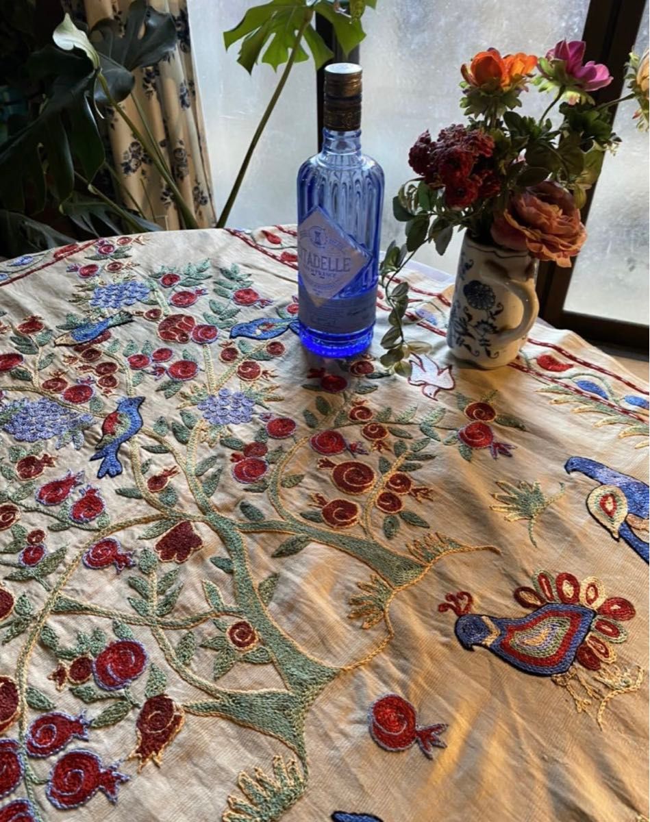 ウズベキスタンの芸術貴重な50年前後シルク手刺繍オールドスザニ ウズベキスタンの芸術貴重な50年前後シルク手刺繍オールドスザニ