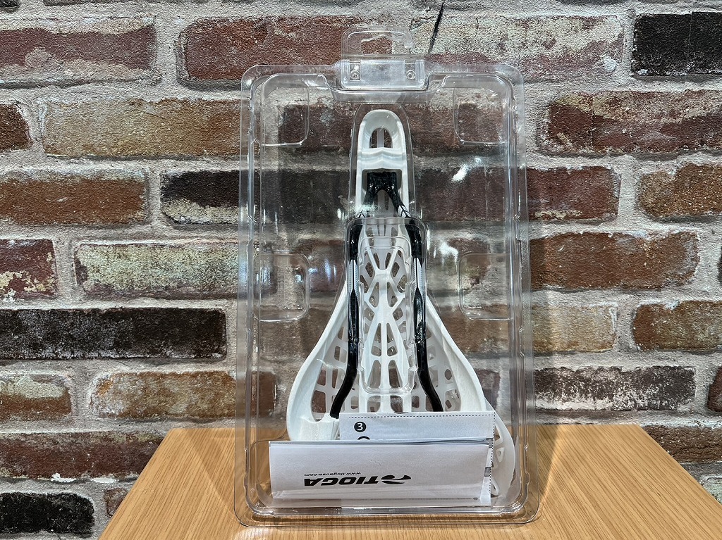 タイオガ TIOGA 【未使用】カーボンレールサドル SPYDER STRATUM タイオガ TIOGA 【未使用】カーボンレールサドル SPYDER STRATUM