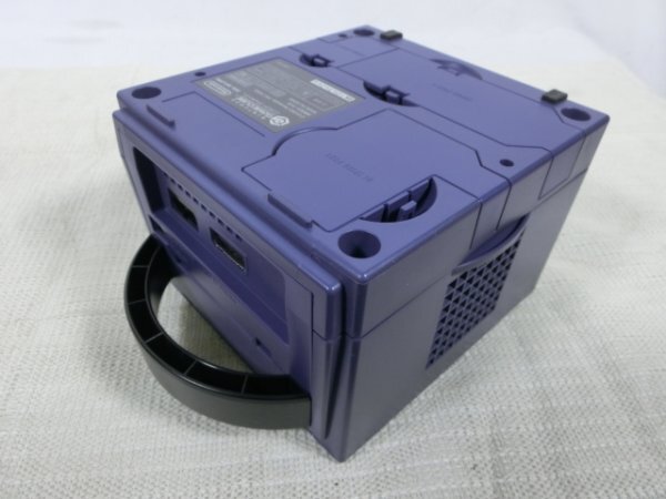 【通電・動作確認済】現状品 任天堂 ゲームキューブ 本体 DOL-S-VTA バイオレット メモリーカード AVケーブル 元箱 1FA2-T80-2MA229_画像6