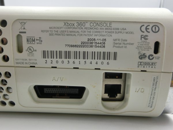 【中古現状品・動作未確認】ジャンク XBOX360 本体 電源コード AVコード コントローラー 1FA4-T120-2MA239の画像4