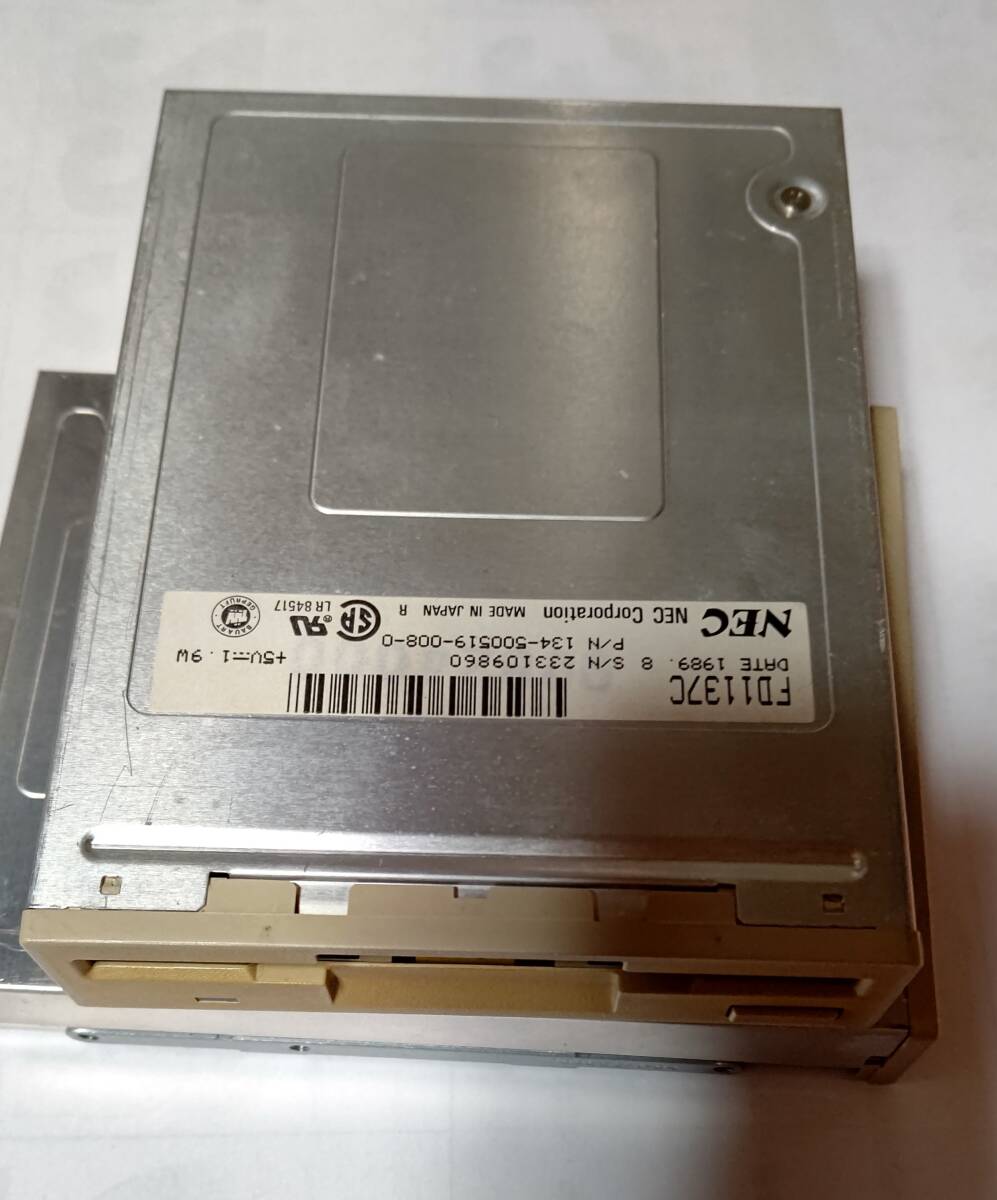 NEC製フロッピーディスクドライブFD1137C　中古品になります。動作未確認その2　_画像2
