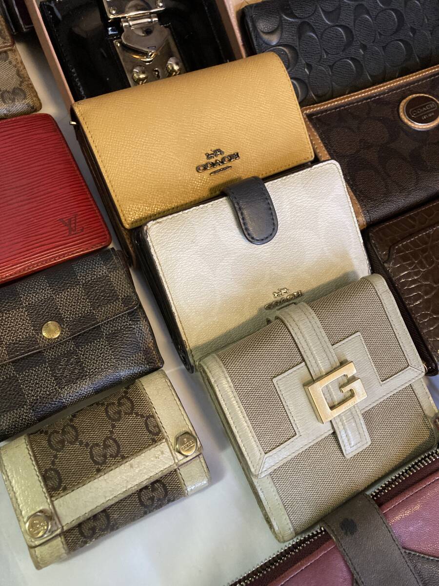 １円スタート！有名ブランド・財布・長財布・二つ折り財布・キーケース他　GUCCI・COACH・VUITTON Miu Miu FRLA他_画像4