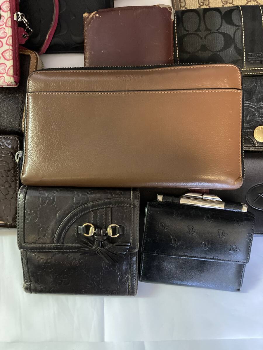 １円スタート！有名ブランド・財布・長財布・二つ折り財布・キーケース他　GUCCI・COACH・VUITTON Miu Miu FRLA他_画像8