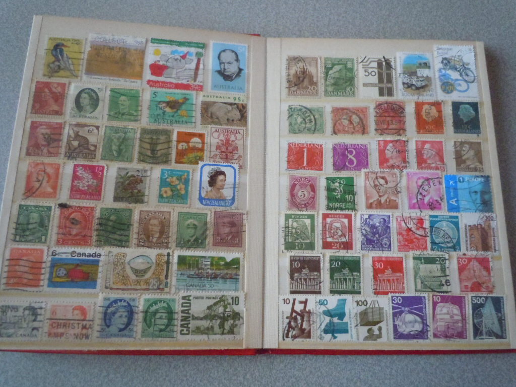 外国切手250枚（250種）以上　ストックブック8頁_画像3