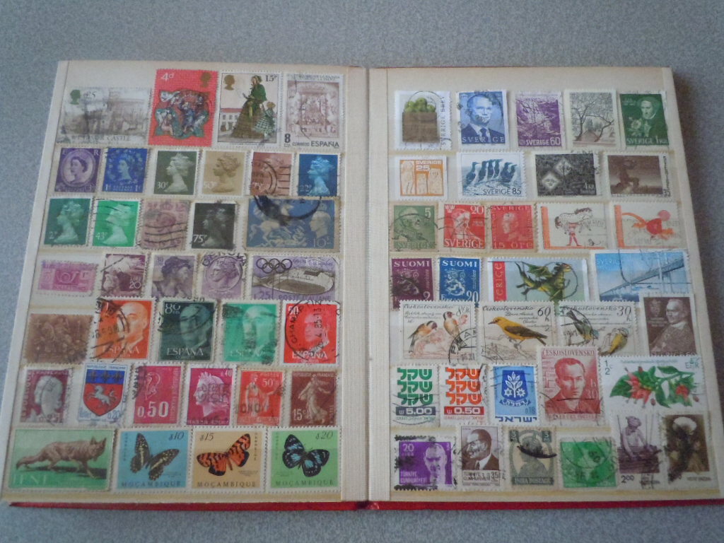 外国切手250枚（250種）以上　ストックブック8頁_画像4