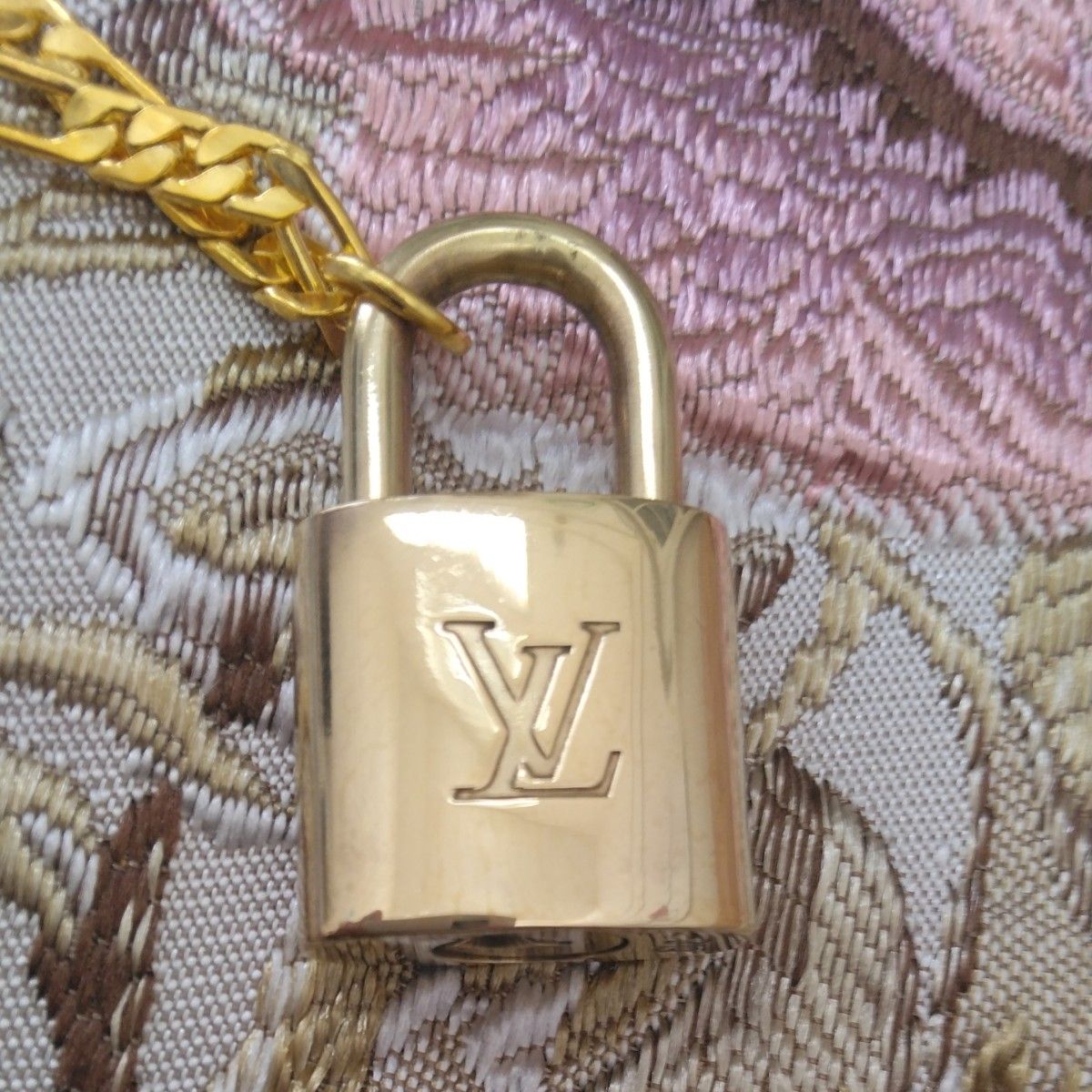 超美品　ルイヴィトン319 パドロックカデナ   南京錠　鍵なし　ゴールド色ネックレス