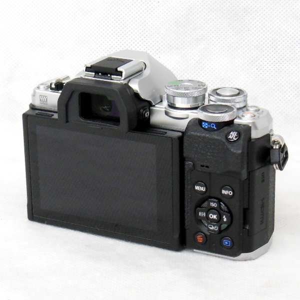 K【大関質店】極美品 ショット数348 OLYMPUS オリンパス ミラーレス一眼 OM-D E-M10 MarkIV EZダブルズームキット おまけ付_画像4