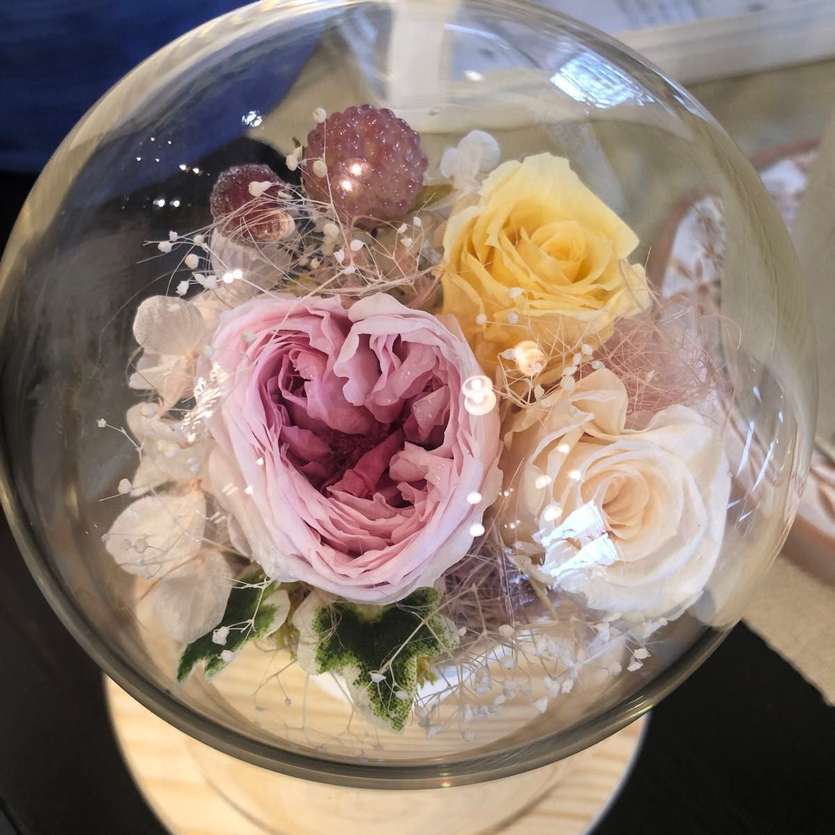 プリザーブドフラワー イエロー　ピンク　クリーム色　薔薇　ハンドメイド　陶器鉢に飾って　ガラスドーム型ケース入り