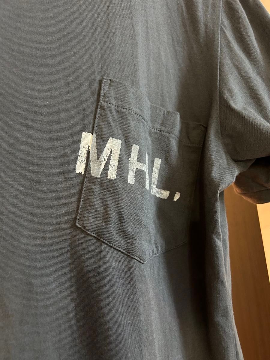 MHL ロゴTシャツ