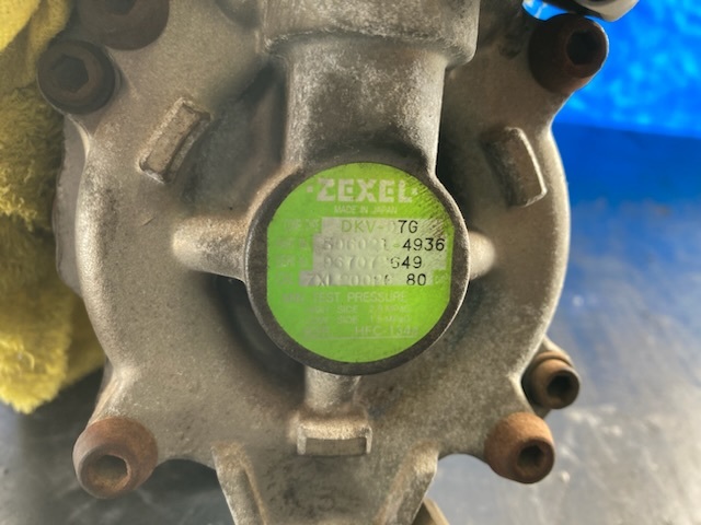 コンプレッサー サンバー TT2 スバル 81524km 73111TC001 ZEXEL 506021-4936 クーラー エアコンの画像2