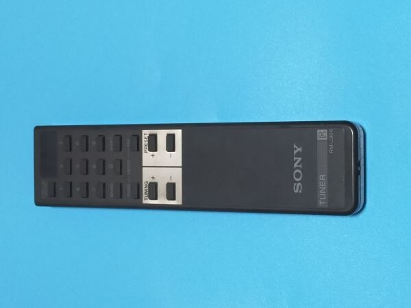 240205  除菌・清掃済  SONY ソニー チューナー用リモコン RM-J300 赤外線発光確認済の画像1