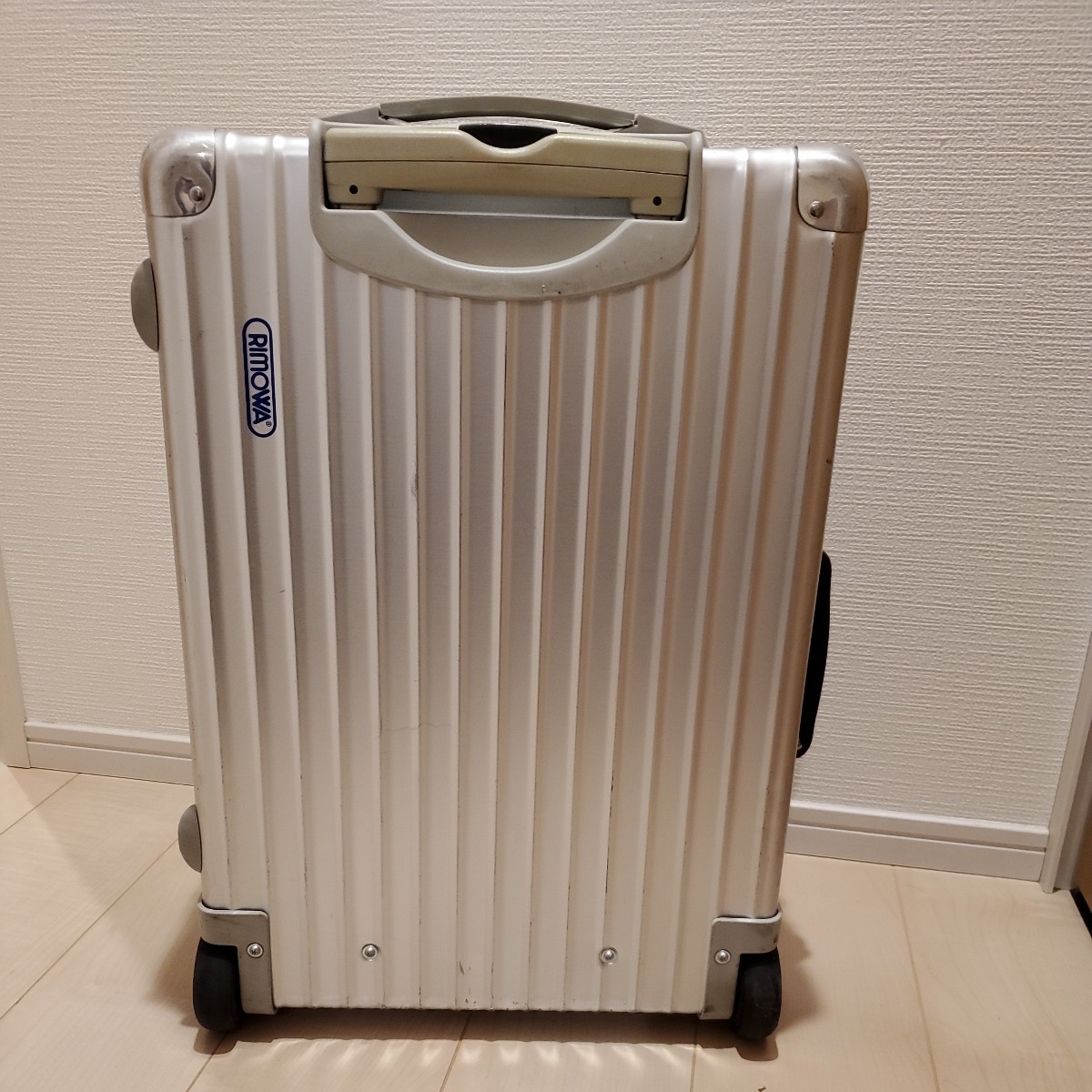 RIMOWA リモワ　スーツケース　旧型青ラベル　クラシックホワイト 35L？2ホイール_画像6