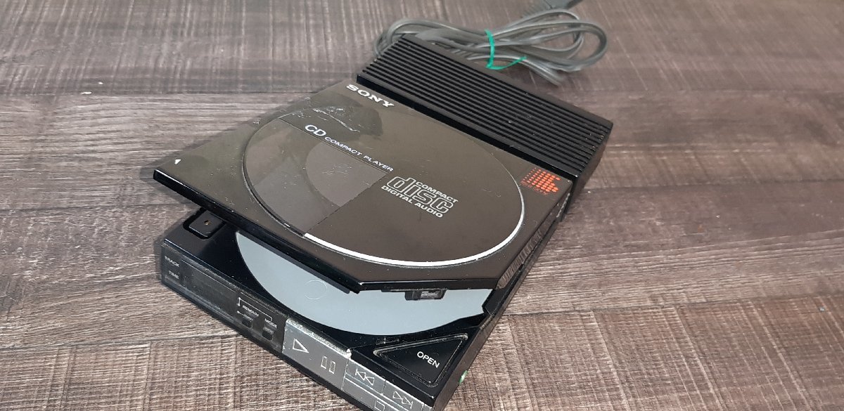 02D28□SONY D-50 AC-D50 セット Discman CDプレーヤー 02D28□SONY D-50 AC-D50 セット Discman CDプレーヤー