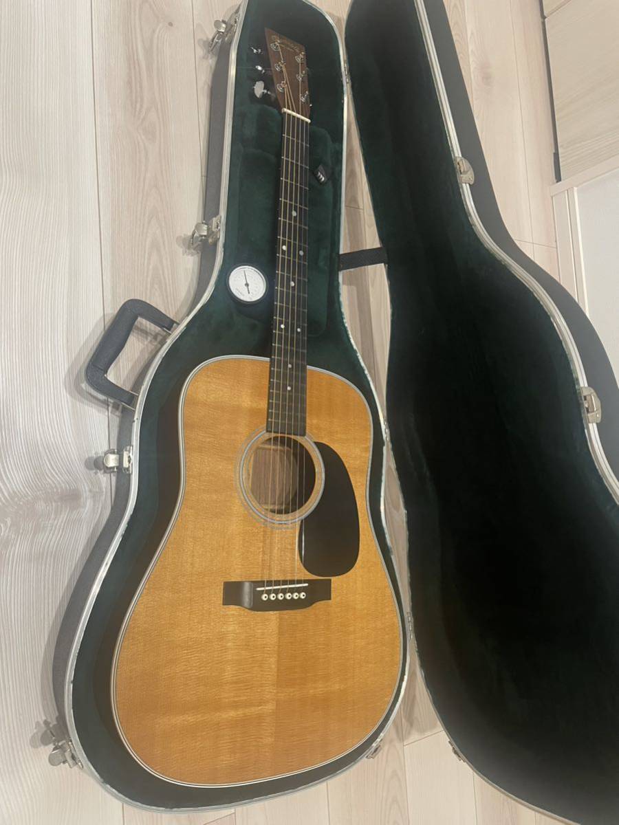 Martin D-28 マーチン　ギター　2016年製造　アコースティック　ハードケース付　美品_画像1