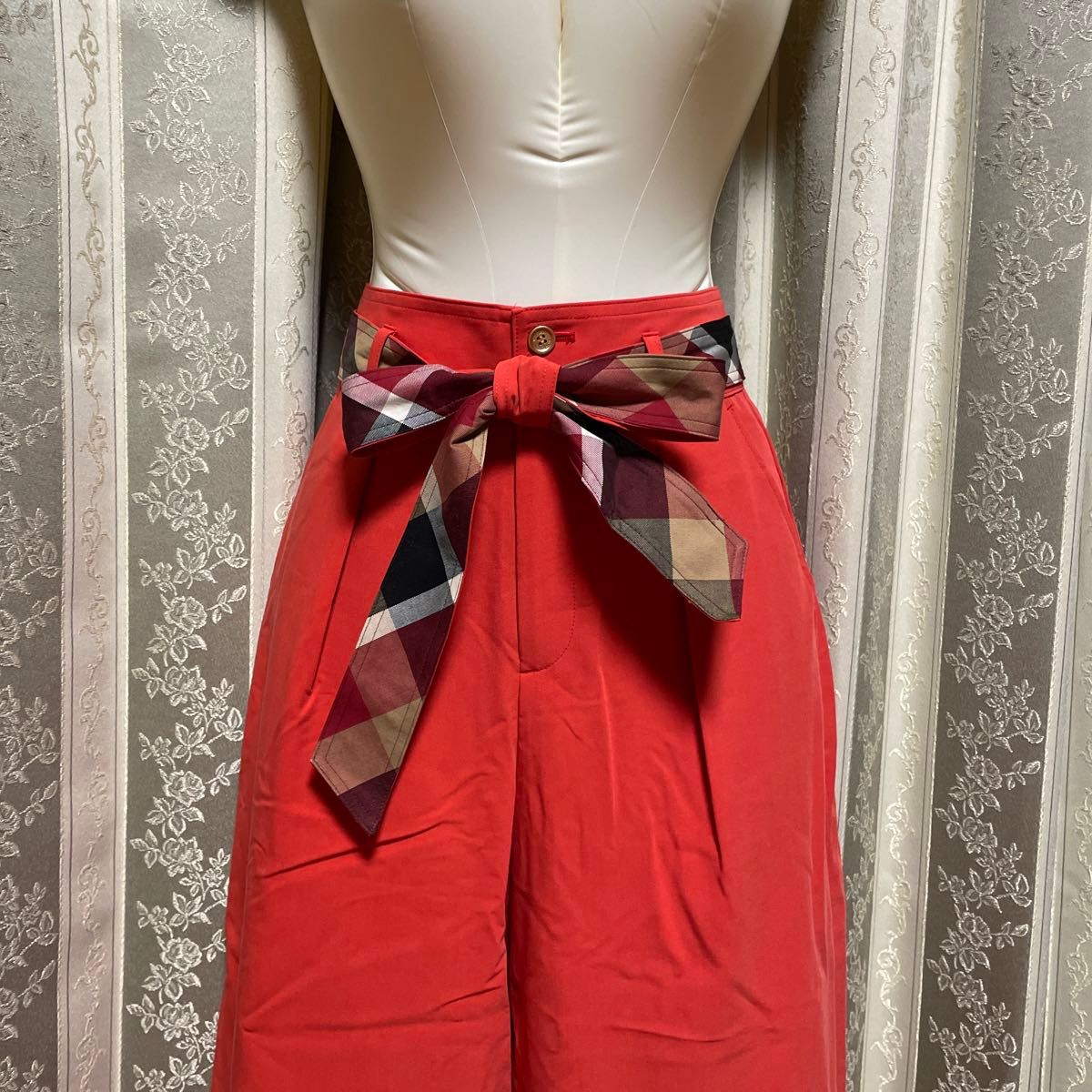 Blue label CRESTBRIDGE ブルーレーベル レッド 赤 パンツ ワイドパンツ パンツ 無地 Blue label CRESTBRIDGE ブルーレーベル レッド 赤 パンツ ワイドパンツ パンツ 無地