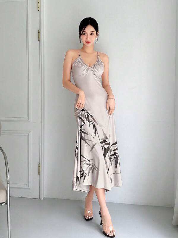レディース ドレス ヴィンテージシノワズリスタイルのエレガントな伸縮性のあるホルターネックボディコンドレス。プリントされた竹模様と_画像2