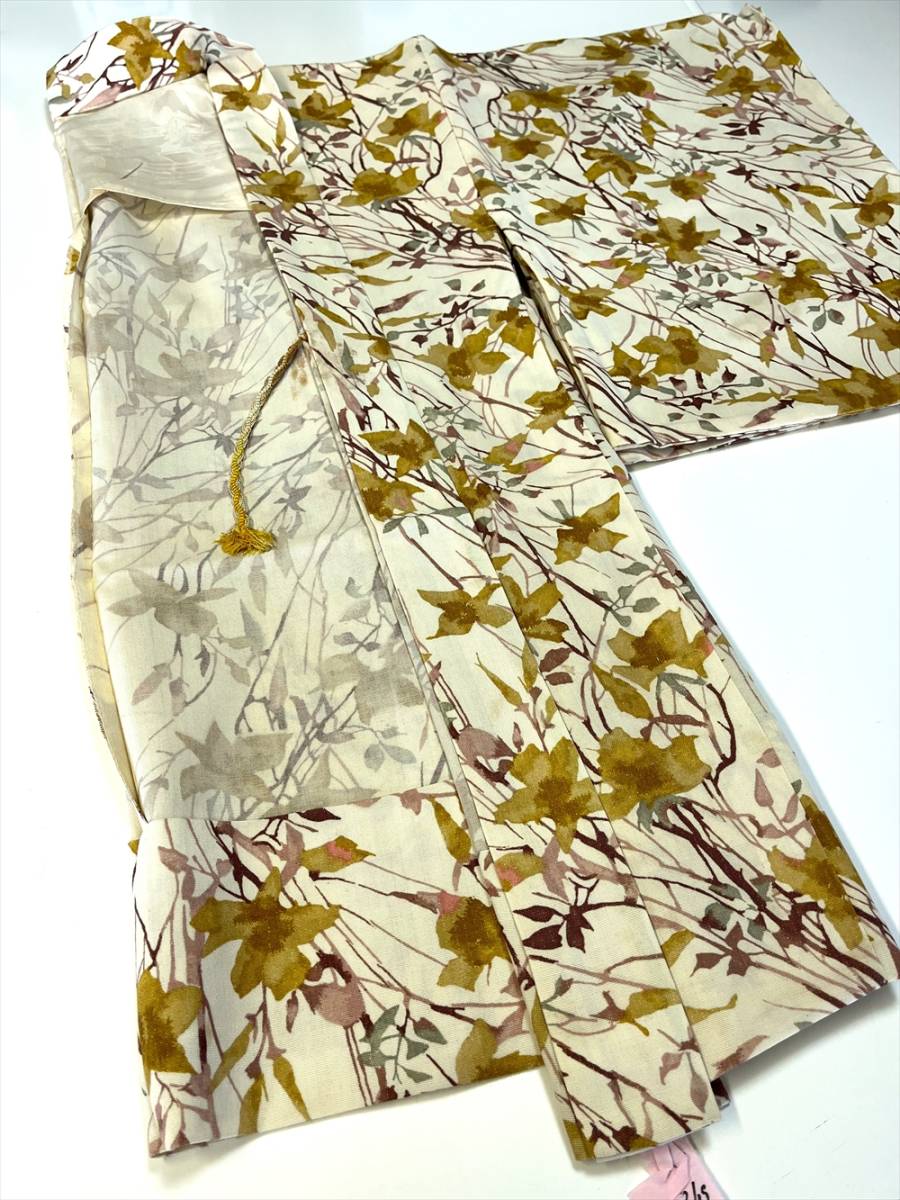 花とら●リサイクル羽織り　6枚まとめて　総絞り　黄色絣　クリーム　格子　リメイク　素材　絹　毛　　　240205_画像4