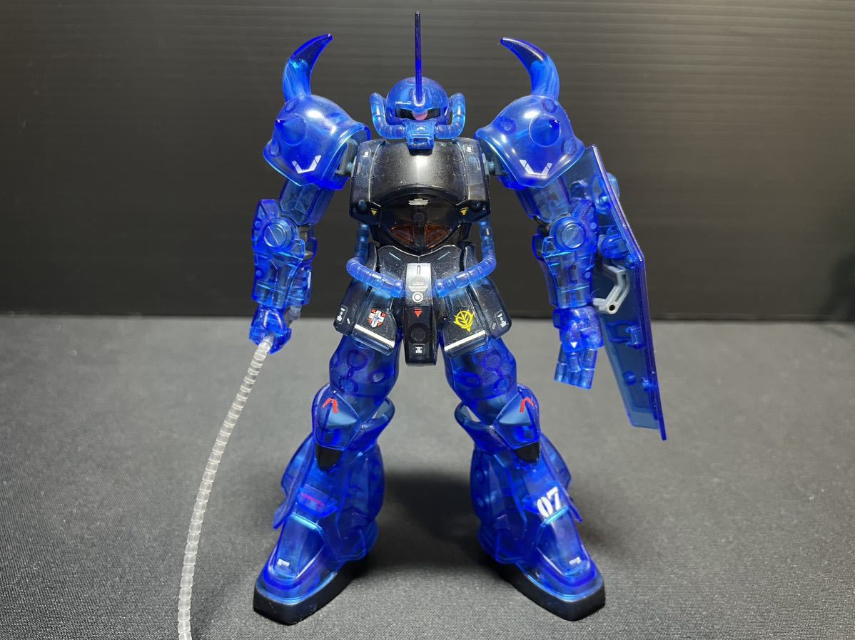 ガンダム ガンプラEXPO限定 HG グフ クリアカラー リバイブVer、劇場限定 HG ザク C型 リミテッドクリアVer 素組完成品 1/144 ジャンク品_画像2