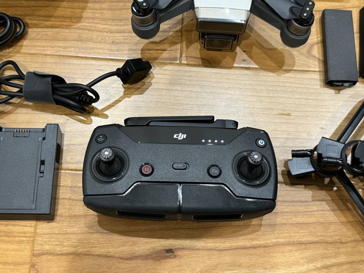 DJI スパーク　MORE FLY コンボセット　ハードケース付き　本体用バッテリー無し_画像2