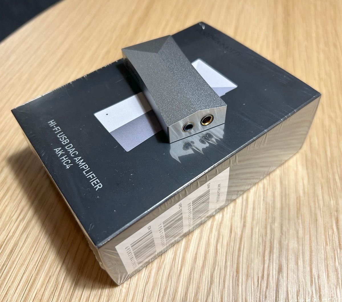 ほぼ新品 Astell & Kern USB DAC AK HC4 e-earphone 2024年2月4 ほぼ新品 Astell & Kern USB DAC AK HC4 e-earphone 2024年2月4
