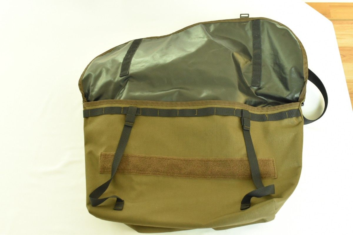 BLUE LUG the messenger bag ショルダーパッド付き ブルーラグ BLUE LUG the messenger bag ショルダーパッド付き ブルーラグ