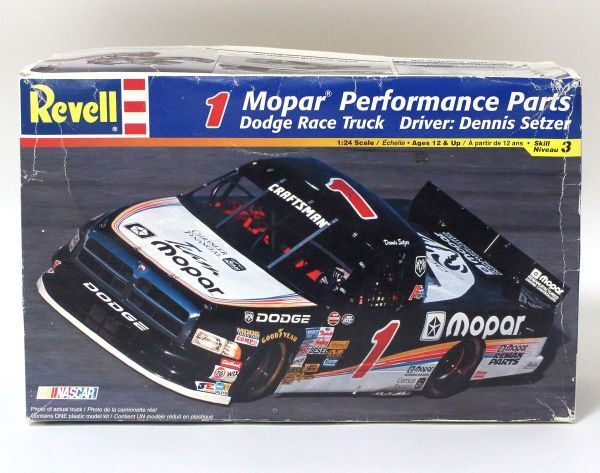 ○ 【未組立】 Revell 1/24 ダッジレーストラック Mopar Performance Parts Dodge Race Truck ○MOF08586　レベル_画像1