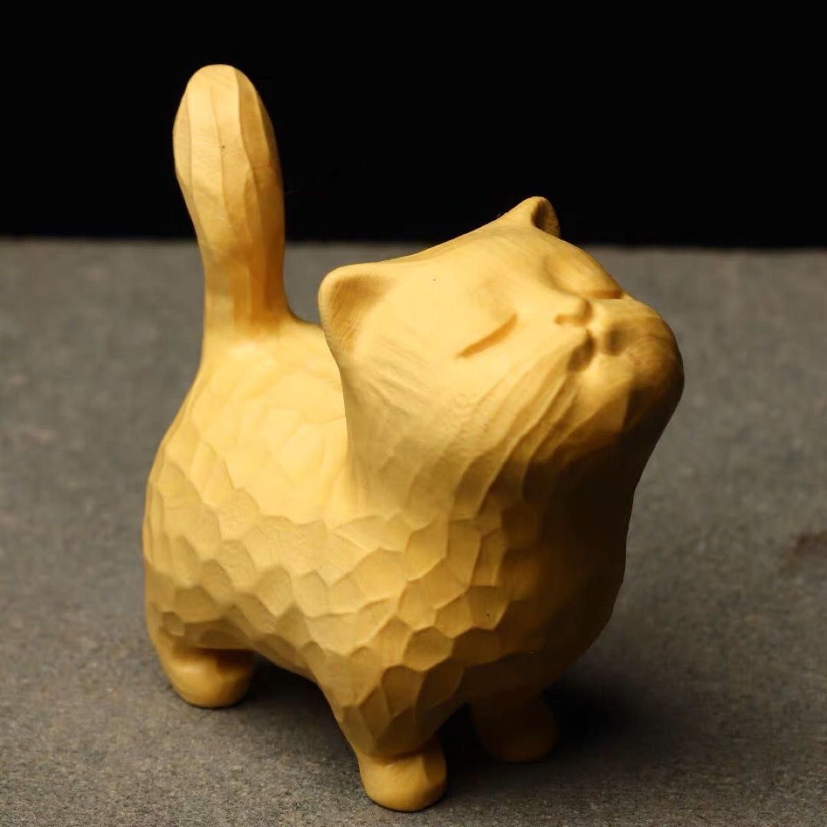 可愛い猫木彫 一刀彫 リアル繊細彫飾り インテリア風水 古美術サイズ約5.5cm