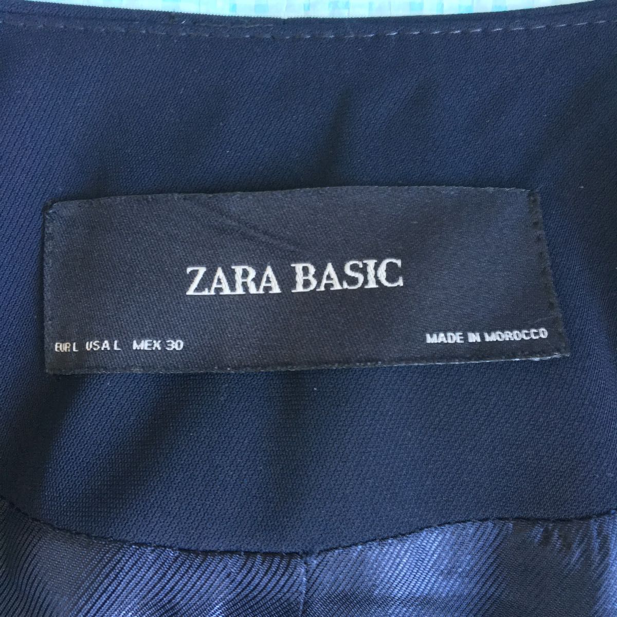 新品　ZARA　ザラ　ノーカラージャケット　ネイビー　L　裾フレア　釦なし