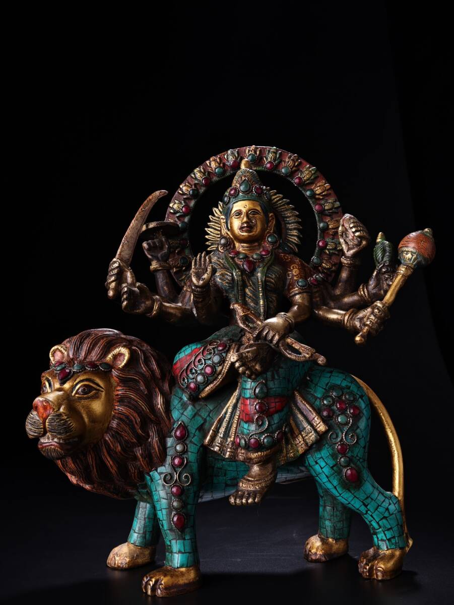 *珍品旧蔵*清時代 銅製 純銅 西藏仏教工芸 モザイク宝石彩色描金六腕騎獅子護法神 古美術品 LRF0227