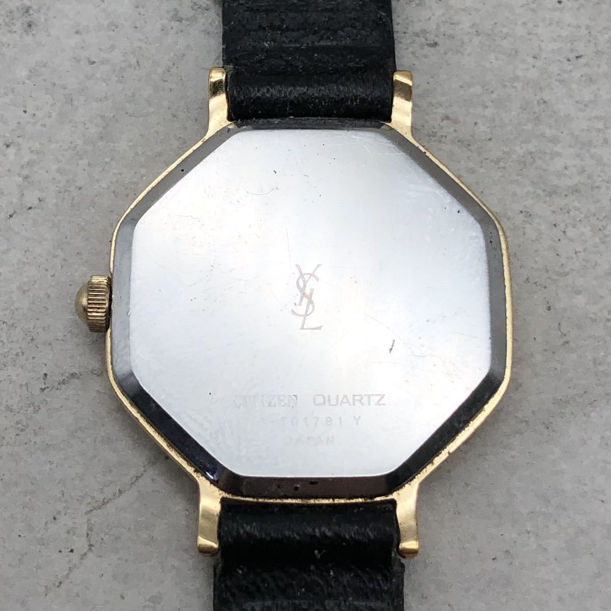 FN11406R 【1000円スタート!!】Yves Saint Laurent イヴ サンローラン QUARTZ クォーツ 腕時計 不動品【ジャンク】_画像5