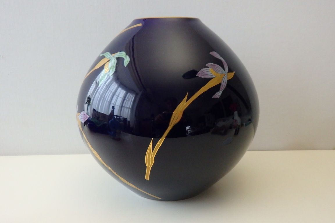 香蘭社 瑠璃釉 蘭絵 花瓶 有田焼 花器 瑠璃色 金彩 陶器 陶磁器 高さ・約２２、５ｃｍ ＵＳＥＤ品の画像4