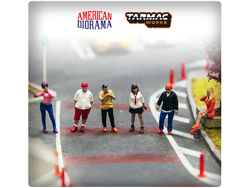 ターマックワークス x アメリカンジオラマ 1/64 フィギア カーミート 1 Tarmac Works x American Diorama Figures Car Meet 1の画像3