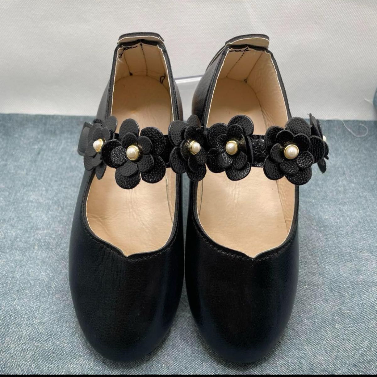 【新品】１6ｃｍお花フォーマル靴　黒　キッズシューズ　かわいい ブラック 結婚式 キッズ 発表会