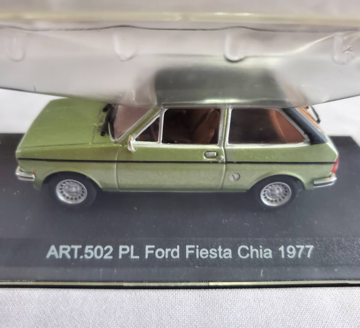 【1/43】　DetailCars ディティールカーズ　プラチナムコレクション　ART.502 PL Ford Fiesta Chia 1977 フォード　フィエスタ_画像2