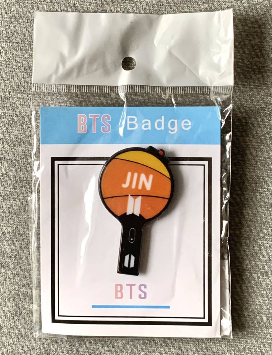 キーホルダー 3種(BTSシルバーロゴプレート、ARMYファンライト、Tiny TAN JIN)と ピンバッジ2種(JINファンライト、BT21 KOYA)　未使用 ②_画像6