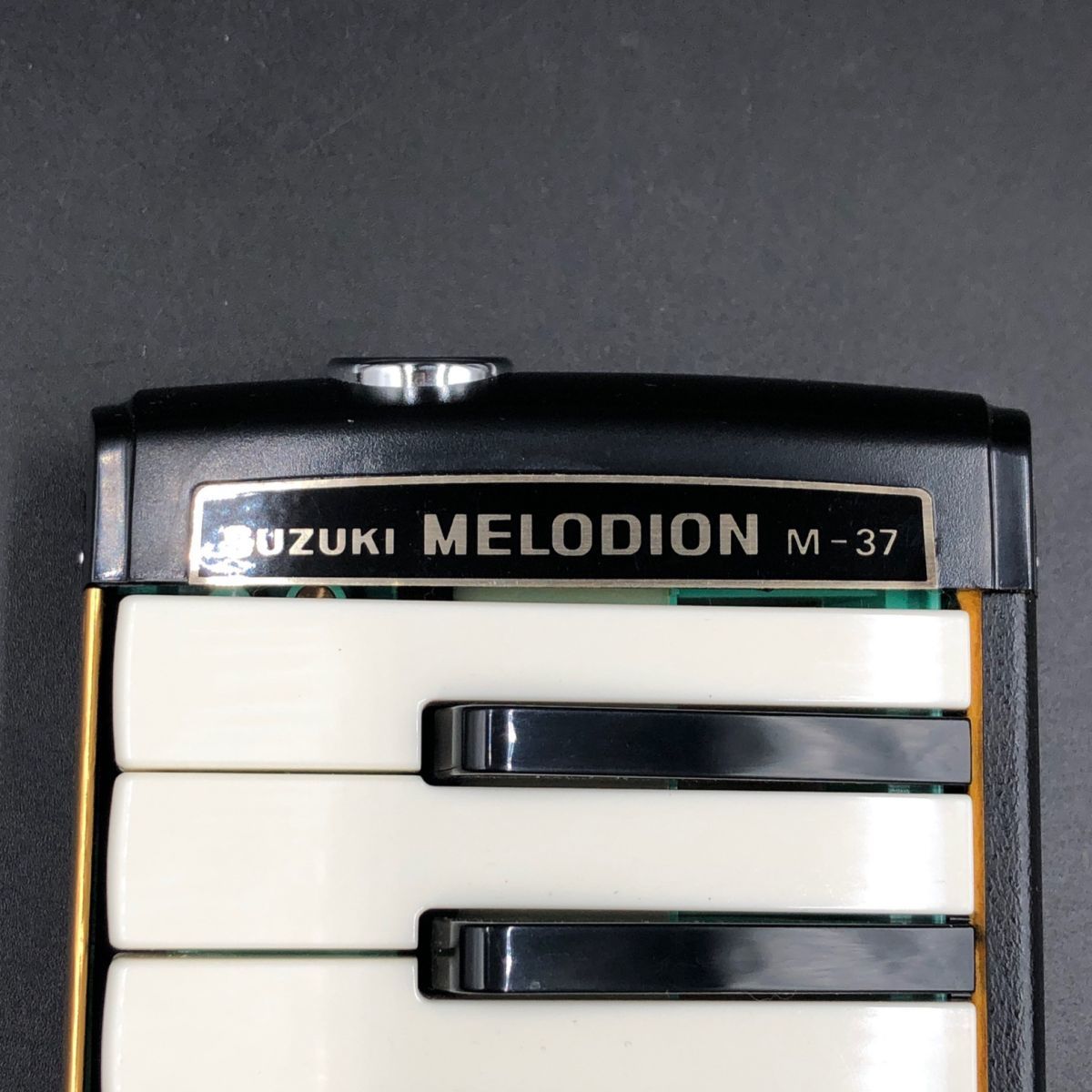 SUZUKI MELODION メロディオン ピアニカ　M-37　37鍵　鍵盤ハーモニカ　ソフトケース付き 【311-102#100】_画像5
