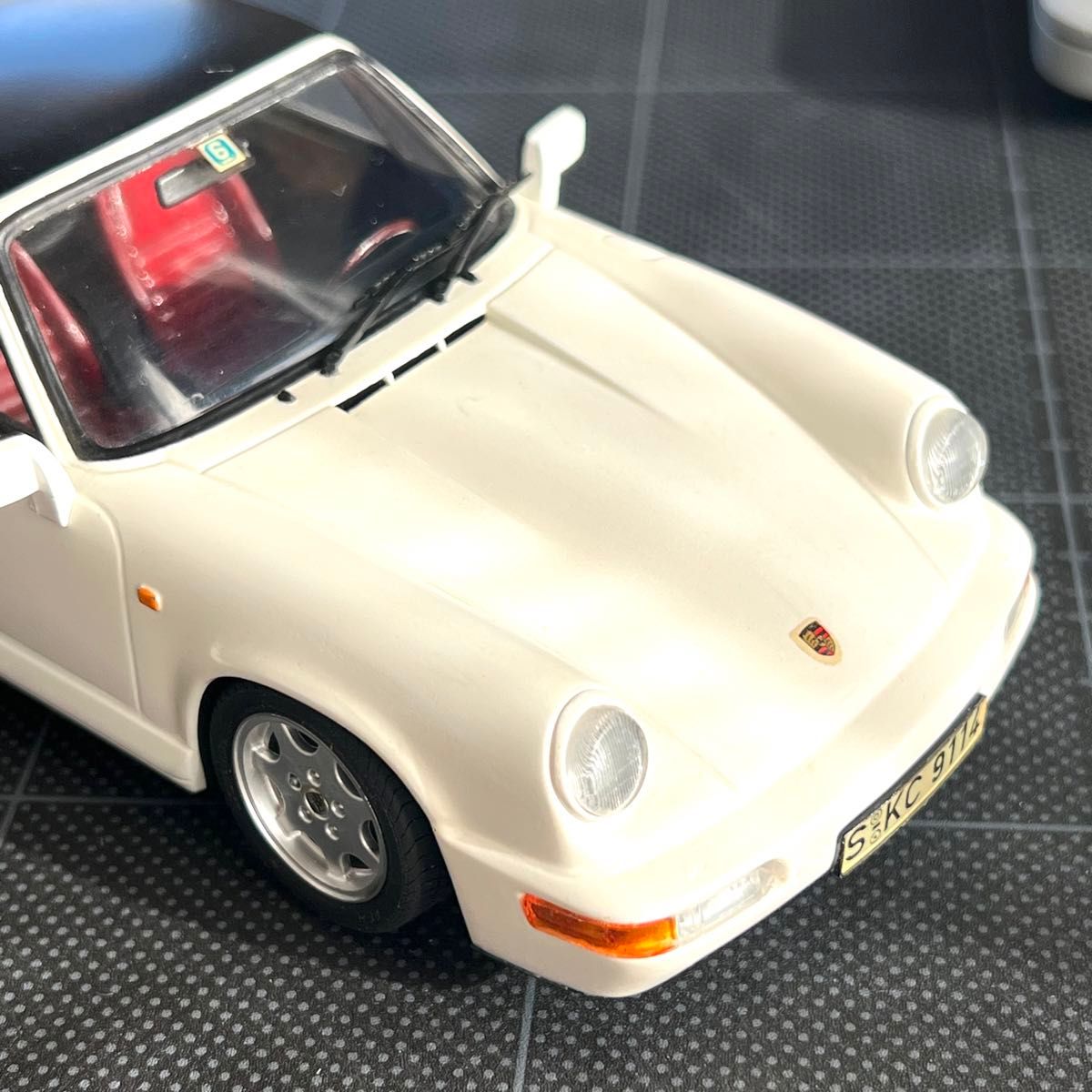 ポルシェ911 カレラ4 タルガ 1/24 プラモデル完成品