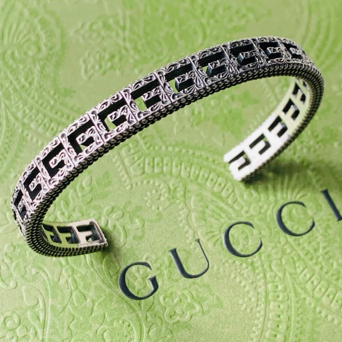 グッチ スクエアg バングル GUCCI 925 ブレスレット16 燻し アラベスク