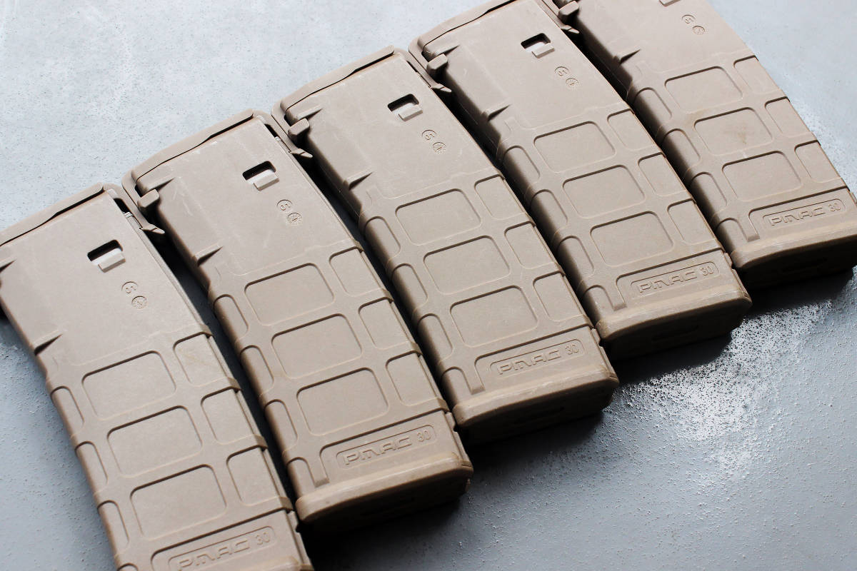 ■【超希少・美品・実物】 マルイ 次世代 M4用 MAGPUL PTS P-MAG DE スタンダードマガジン 120連 検) PMAG EMAG マグプル 電動ガン_画像3