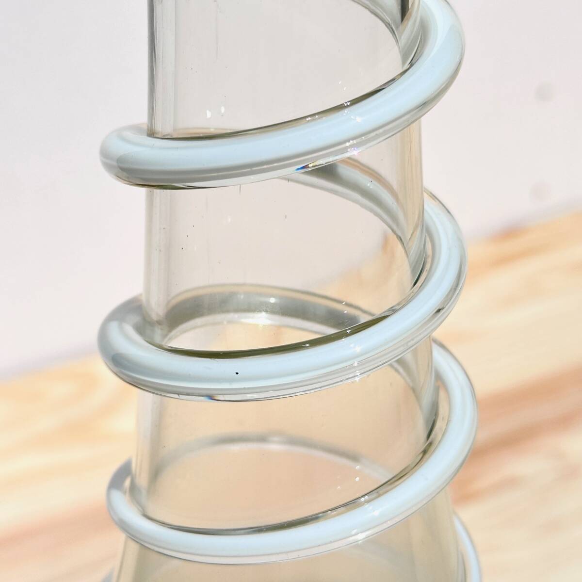 ビンテージ ガラスボトル 線巻き花瓶 被せガラス フラワーベース 古道具 幅12㎝ 高さ47.5㎝_画像8