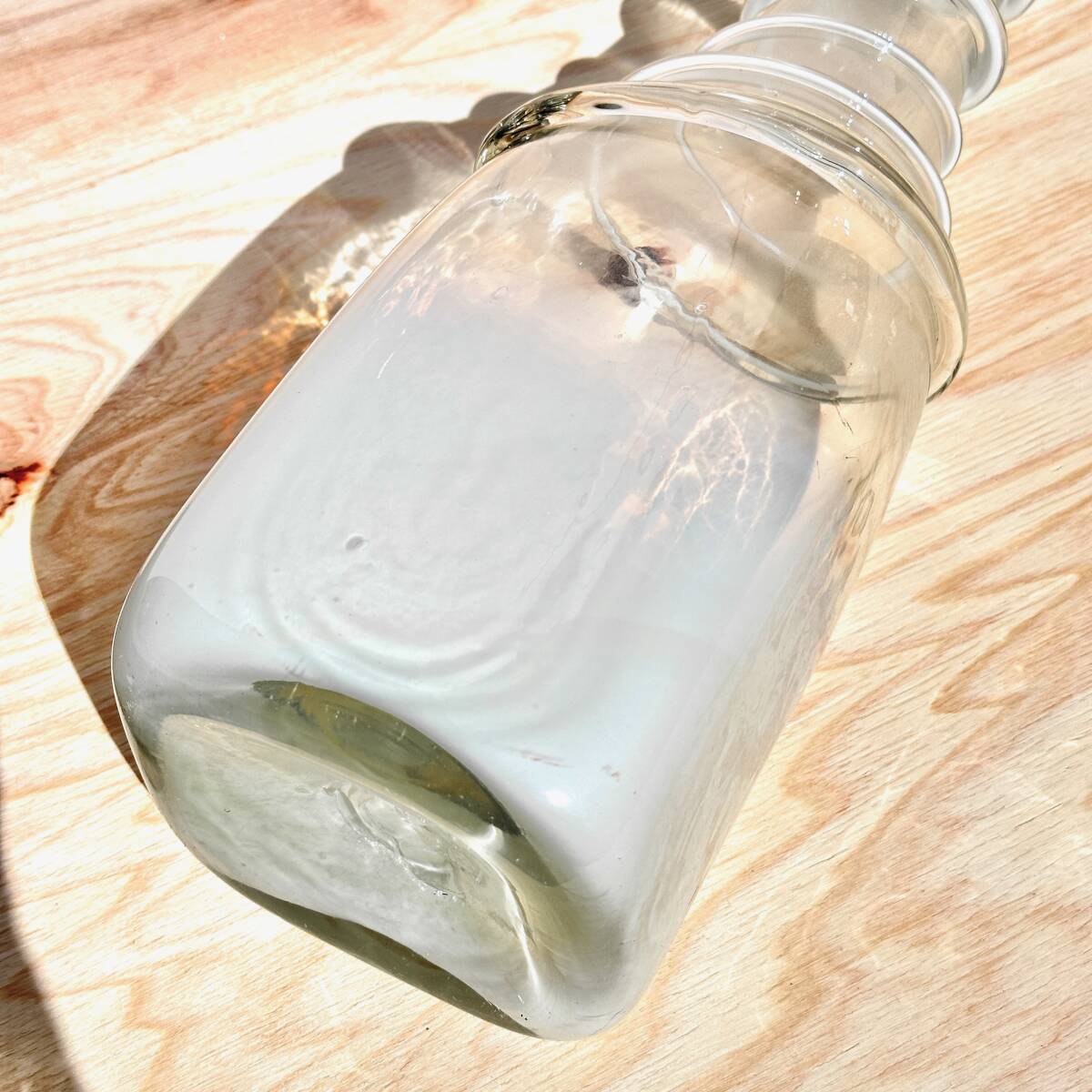 ビンテージ ガラスボトル 線巻き花瓶 被せガラス フラワーベース 古道具 幅12㎝ 高さ47.5㎝_画像10