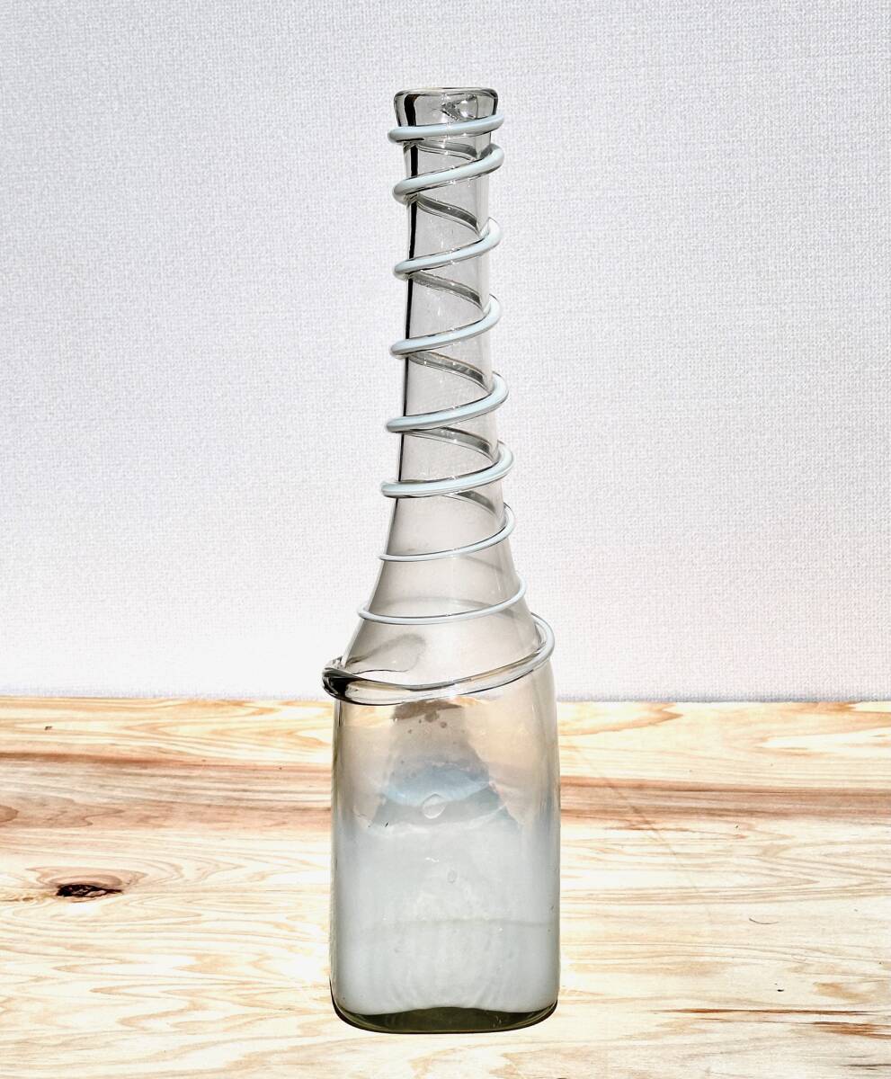 ビンテージ ガラスボトル 線巻き花瓶 被せガラス フラワーベース 古道具 幅12㎝ 高さ47.5㎝_画像3
