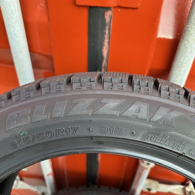 【新品】 スタッドレスタイヤ　215/50R17　ブリヂストン　BLIZZAK　VRX　215/50/17　4本　冬タイヤ　スノー　【来店交換も大歓迎】_画像3